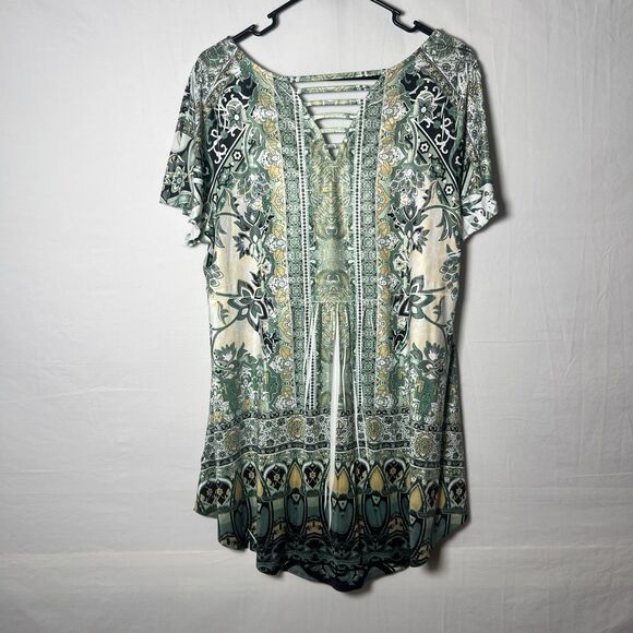 One World Plus Size 1X Embellished Tunic Top Lattice Back Boho Green White - Picture 2 of 5
